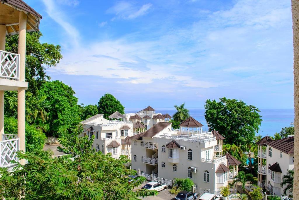 Sky Castles Apt H6 Ocho Rios Exterior foto