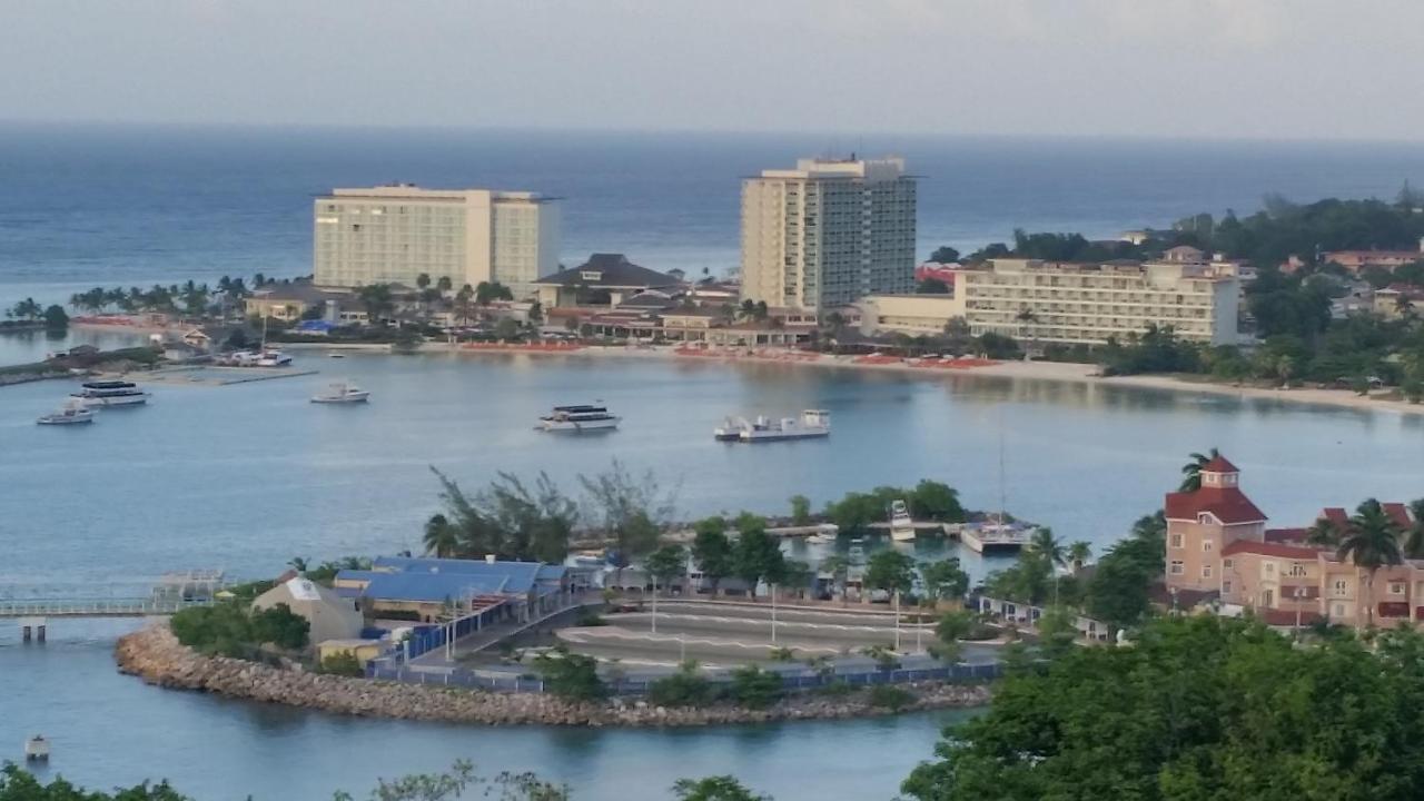 Sky Castles Apt H6 Ocho Rios Exterior foto